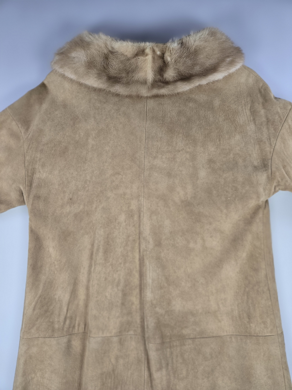 Vintage Tan Suede Trench Coat with Fur Collar - Picture 6 of 14
